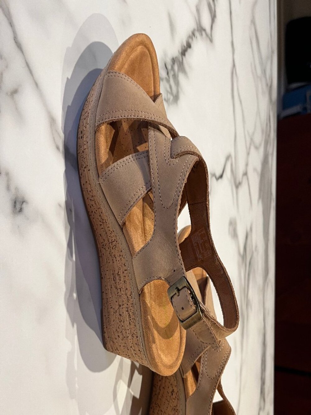 Clarks Elleri Rae Nougat Suede Cork Wedge Sandals Size 6 - Picture 11 of 11